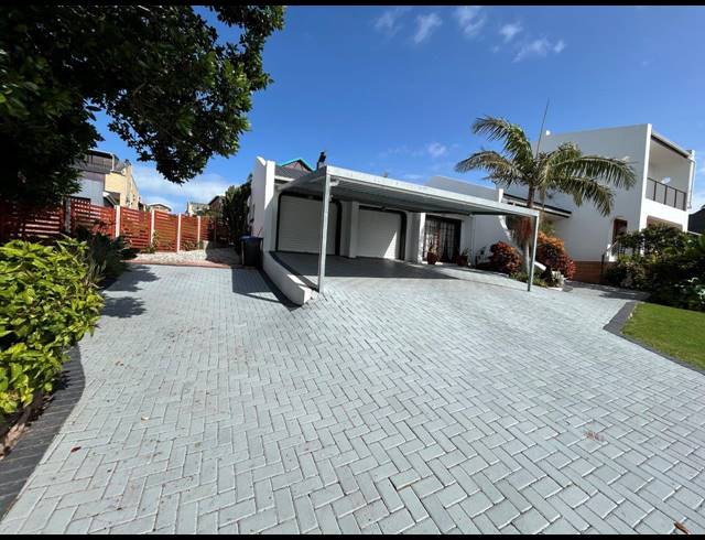 4 BEDROOM HOUSE FOR SALE IN WAVECREST